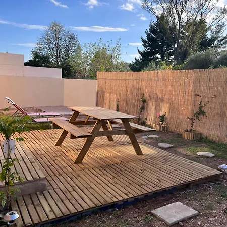 Hébergement de vacances Jolie Maison Avec Jardin, 2