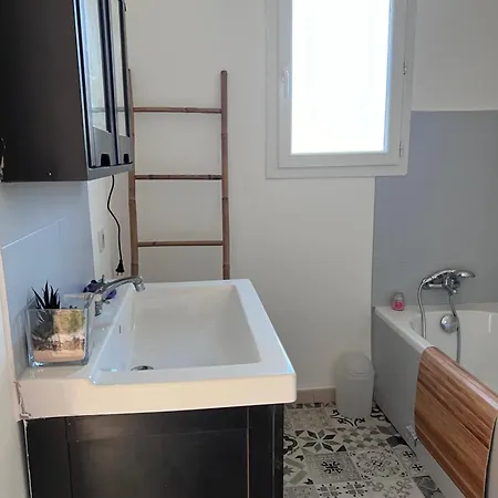 Jolie Maison Avec Jardin, 2 Saint-Jean-de-Fos