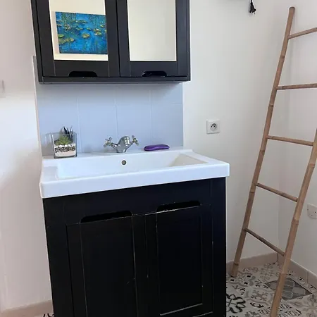 Jolie Maison Avec Jardin, 2 *