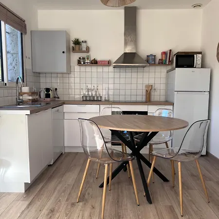 Jolie Maison Avec Jardin, 2 Saint-Jean-de-Fos