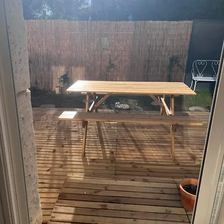 Hébergement de vacances Jolie Maison Avec Jardin, 2 Saint-Jean-de-Fos
