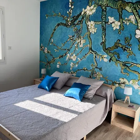 Jolie Maison Avec Jardin, 2 Hébergement de vacances
